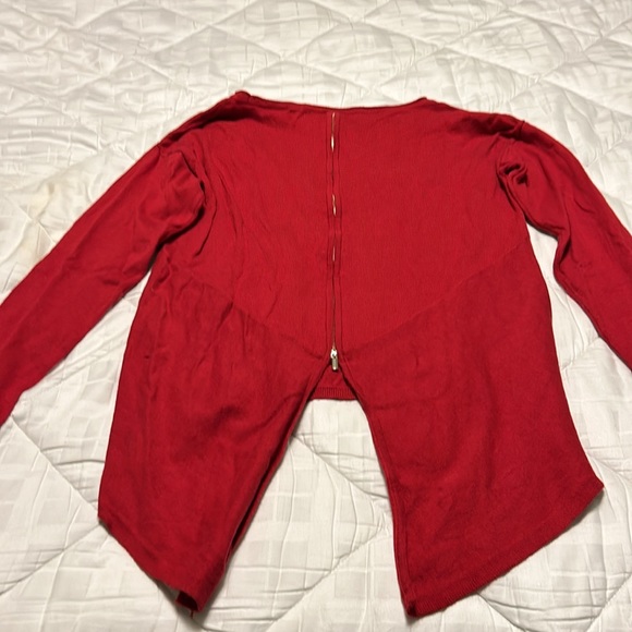 Red pullover sweater - Picture 2 of 5